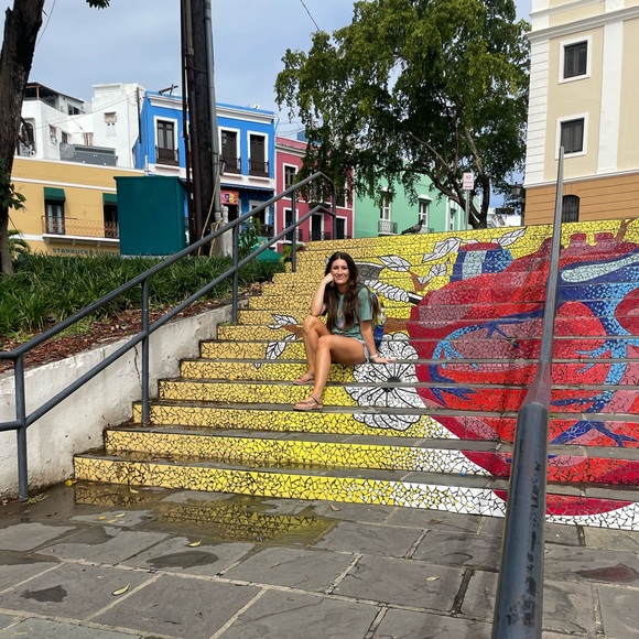 Meet your Posher, Jess - Picture 7 of 9